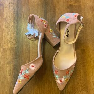 Styleloop NWOT heels women’s 41, 10.5 US light pink/mauve embroidered floral
